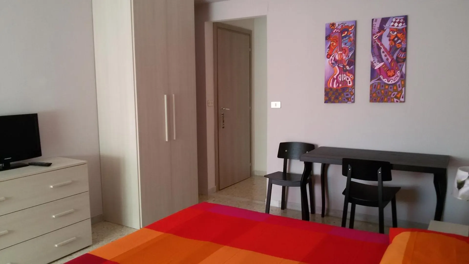 Isabella Rooms Řím 0*,  Itálie
